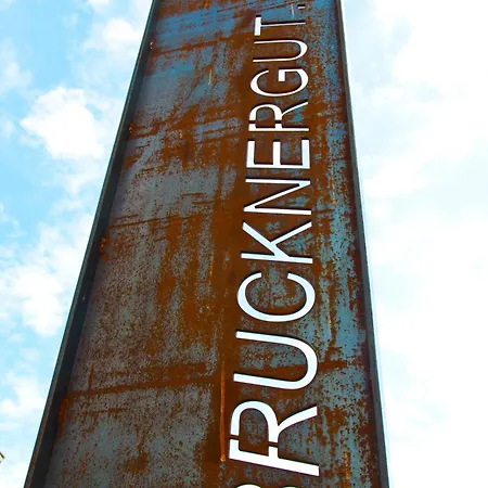 Hotel Brucknergut 3*